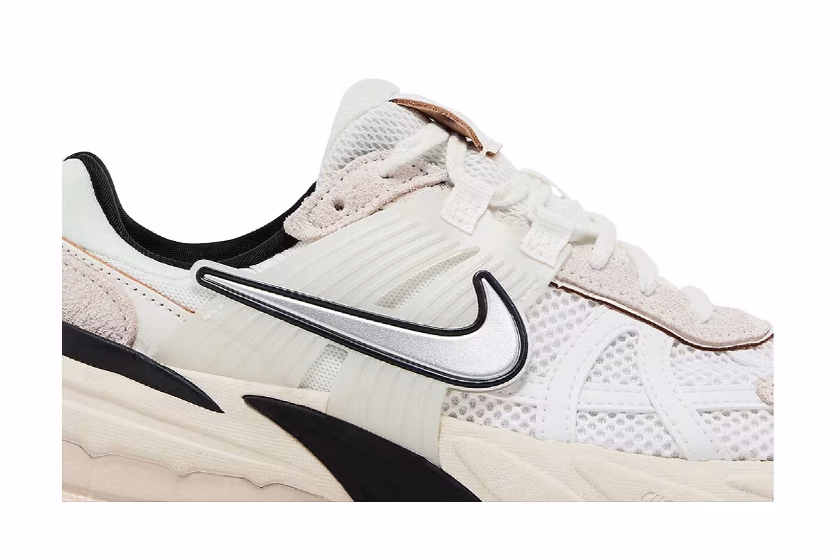 Nike Women's V2K Run White Light Orewood Brown, view 3