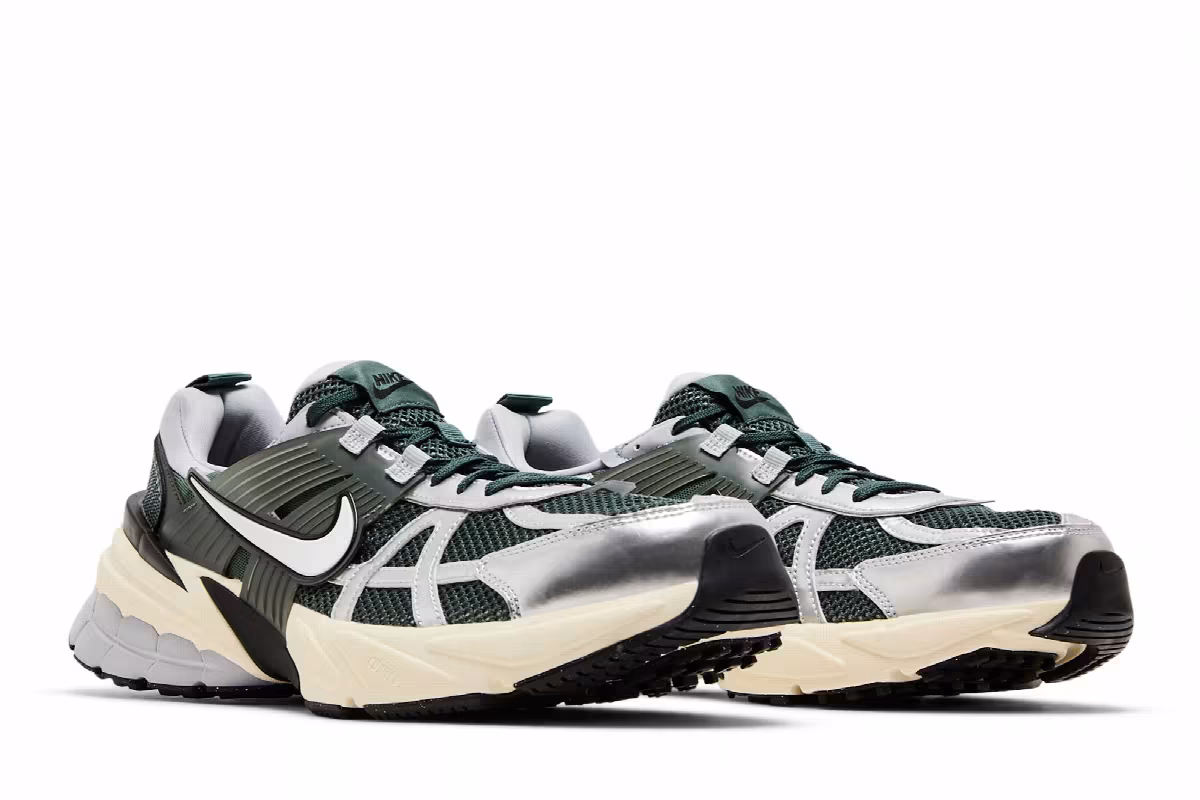 Nike V2K Run Vintage Green, view 9