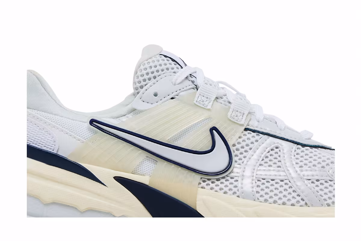 Nike Women's V2K Run White Midnight Navy, view 3