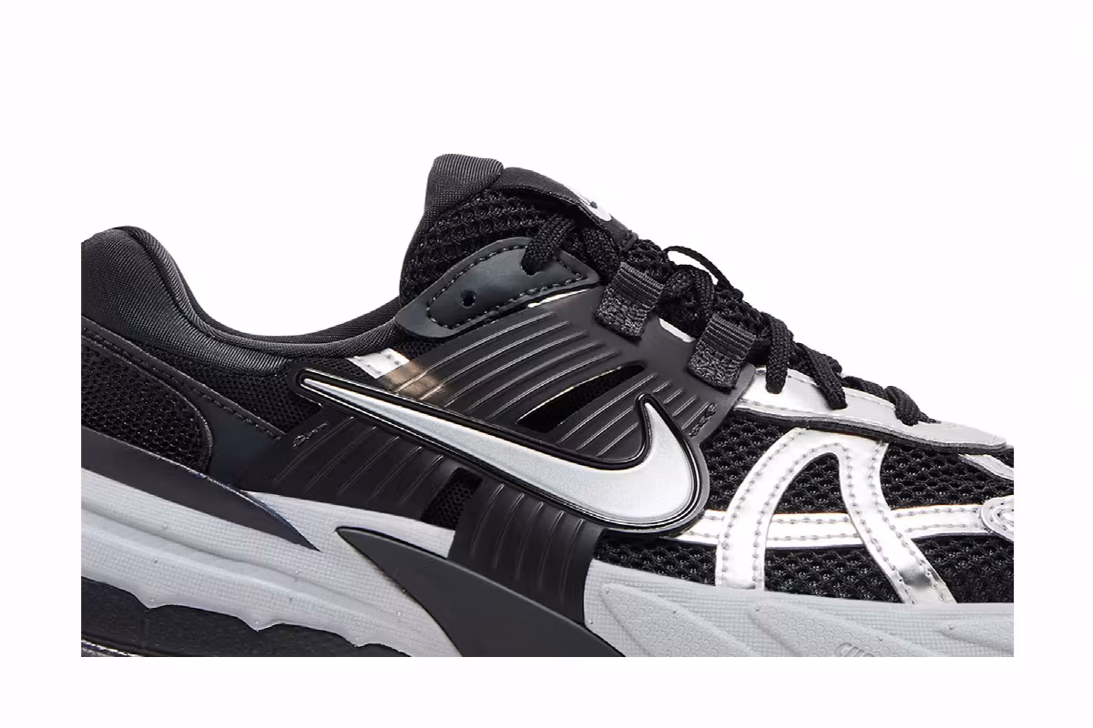 Nike Women's V2K Run Black Metallic Silver, view 3