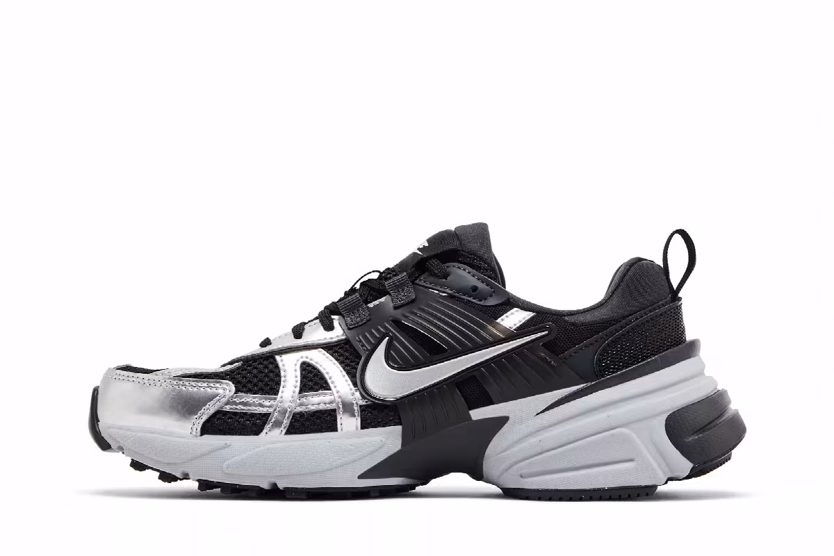Nike Women's V2K Run Black Metallic Silver, view 4