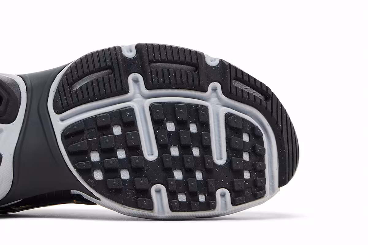 Nike Women's V2K Run Black Metallic Silver, view 6