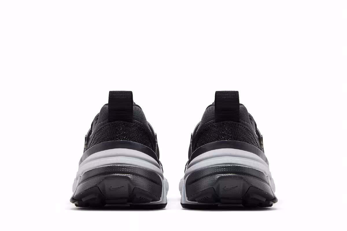 Nike Women's V2K Run Black Metallic Silver, view 7