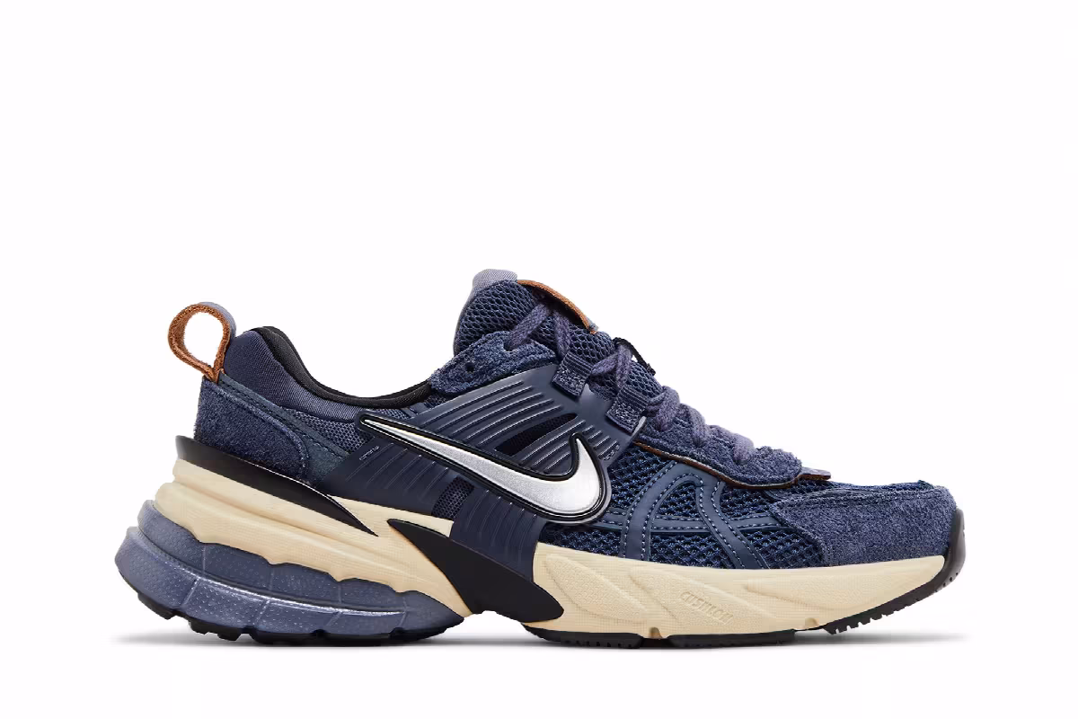 Nike Women's V2K Run Thunder Blue, view 2