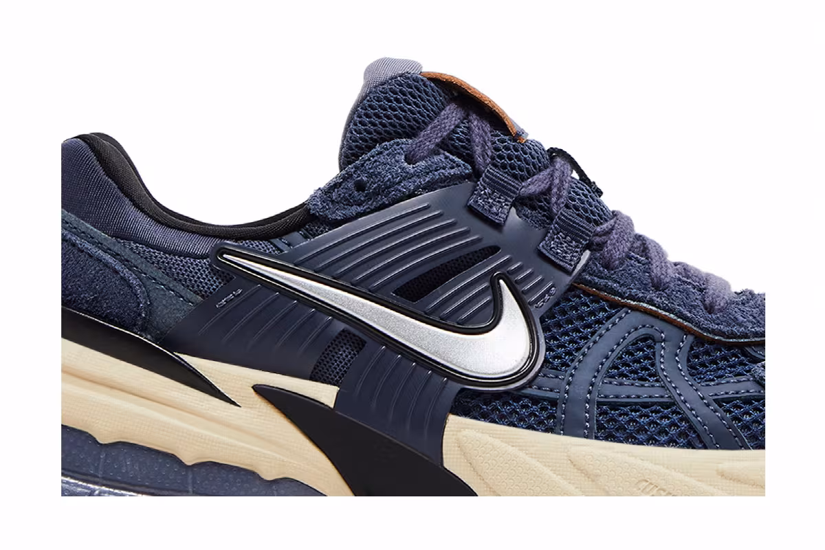 Nike Women's V2K Run Thunder Blue, view 3