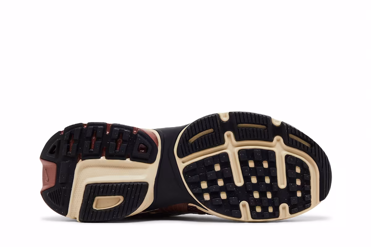Nike Women's V2K Run Dark Pony, view 5