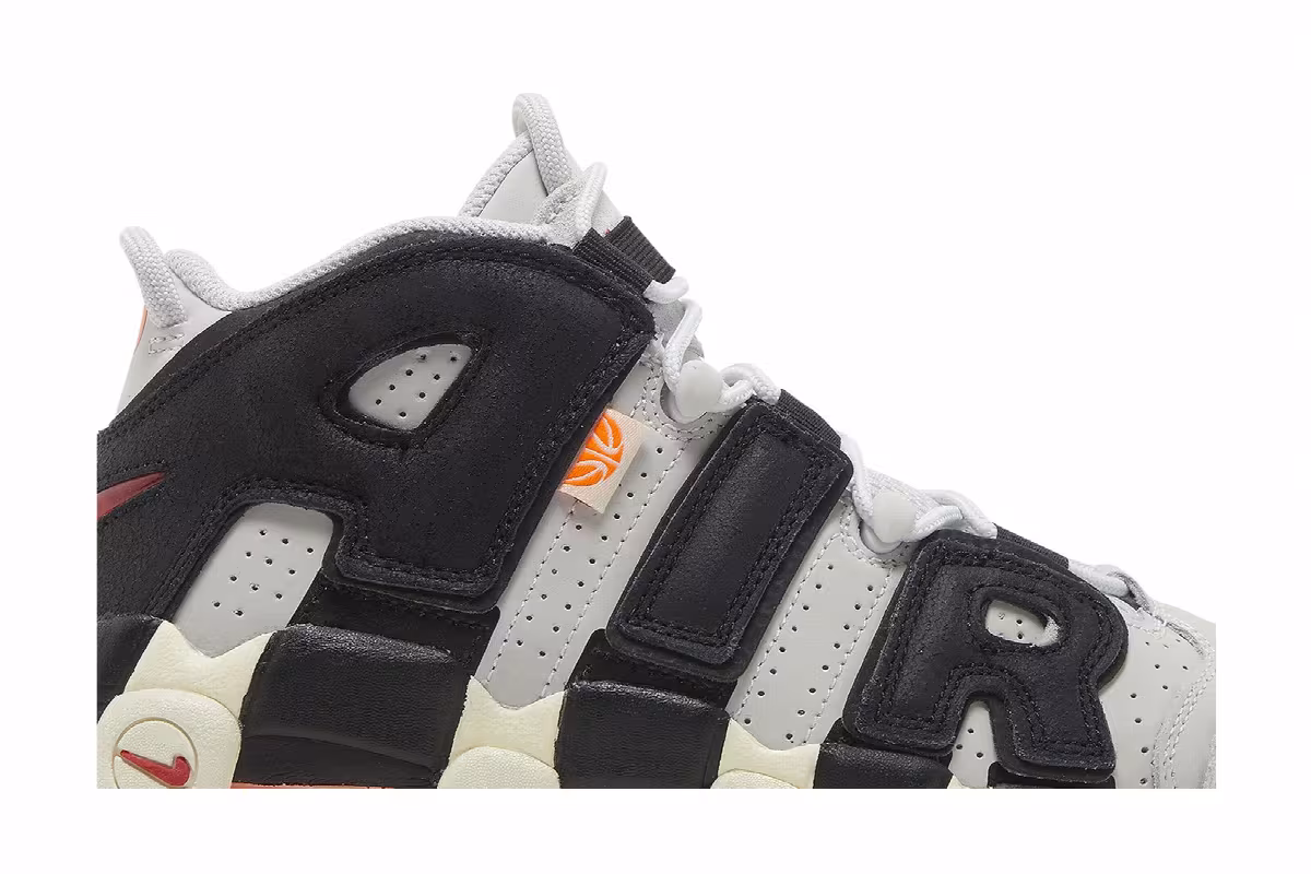 Nike Air More Uptempo GS Hoops, view 3
