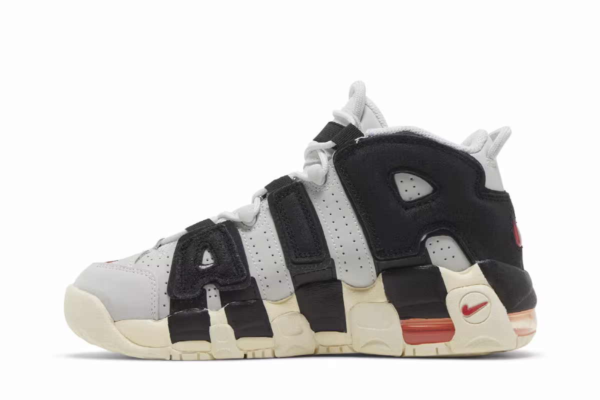 Nike Air More Uptempo GS Hoops, view 4