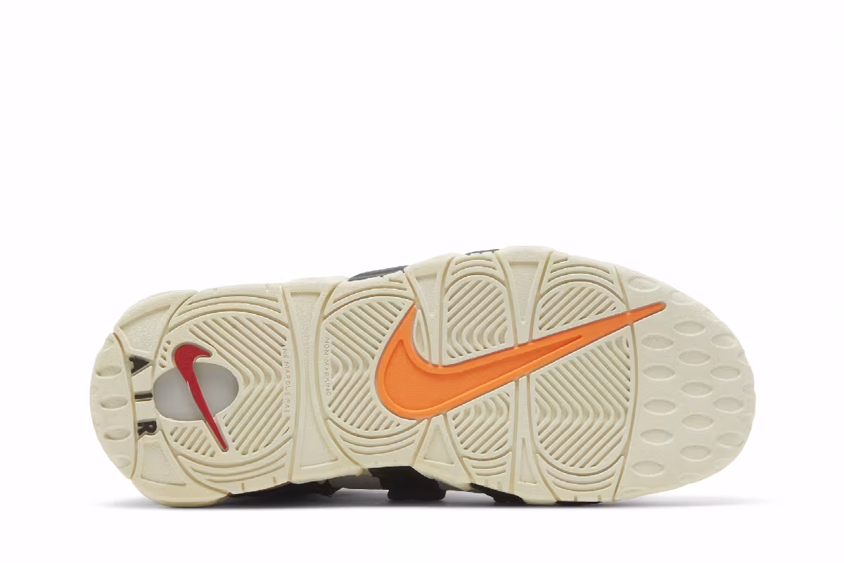 Nike Air More Uptempo GS Hoops, view 5