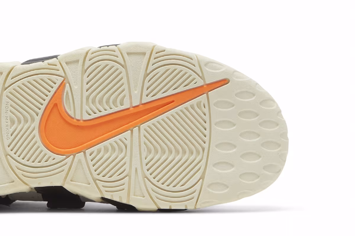 Nike Air More Uptempo GS Hoops, view 6