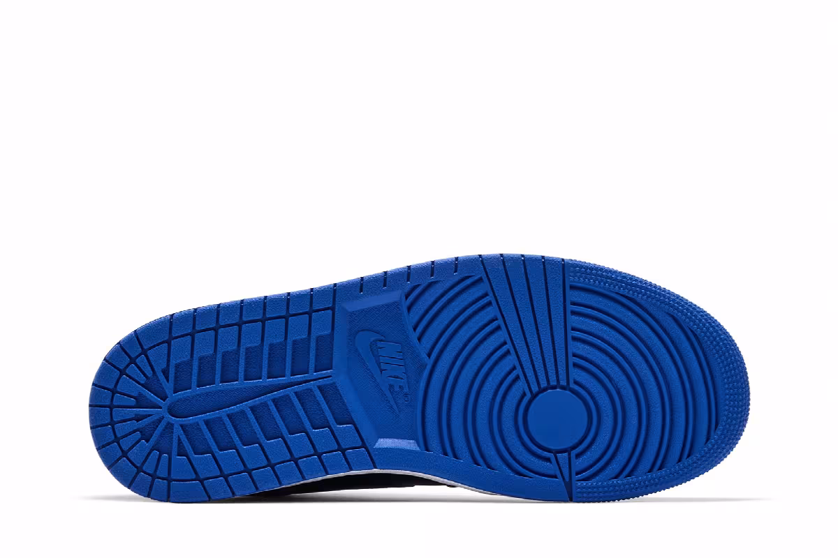 Air Jordan 1 High OG Royal 2026, view 5