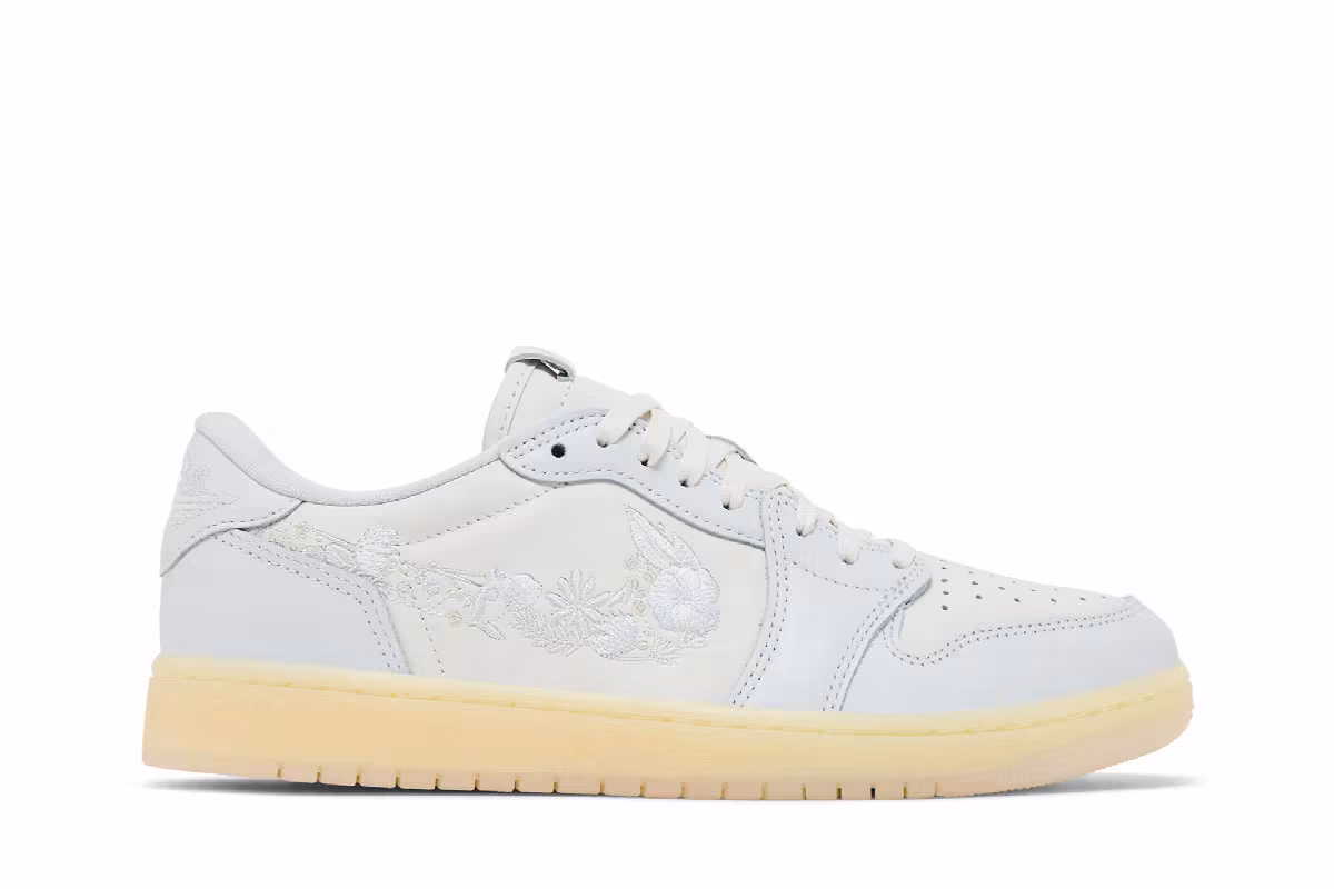 Air Jordan 1 Low OG Rabbit Floral Swoosh, view 2
