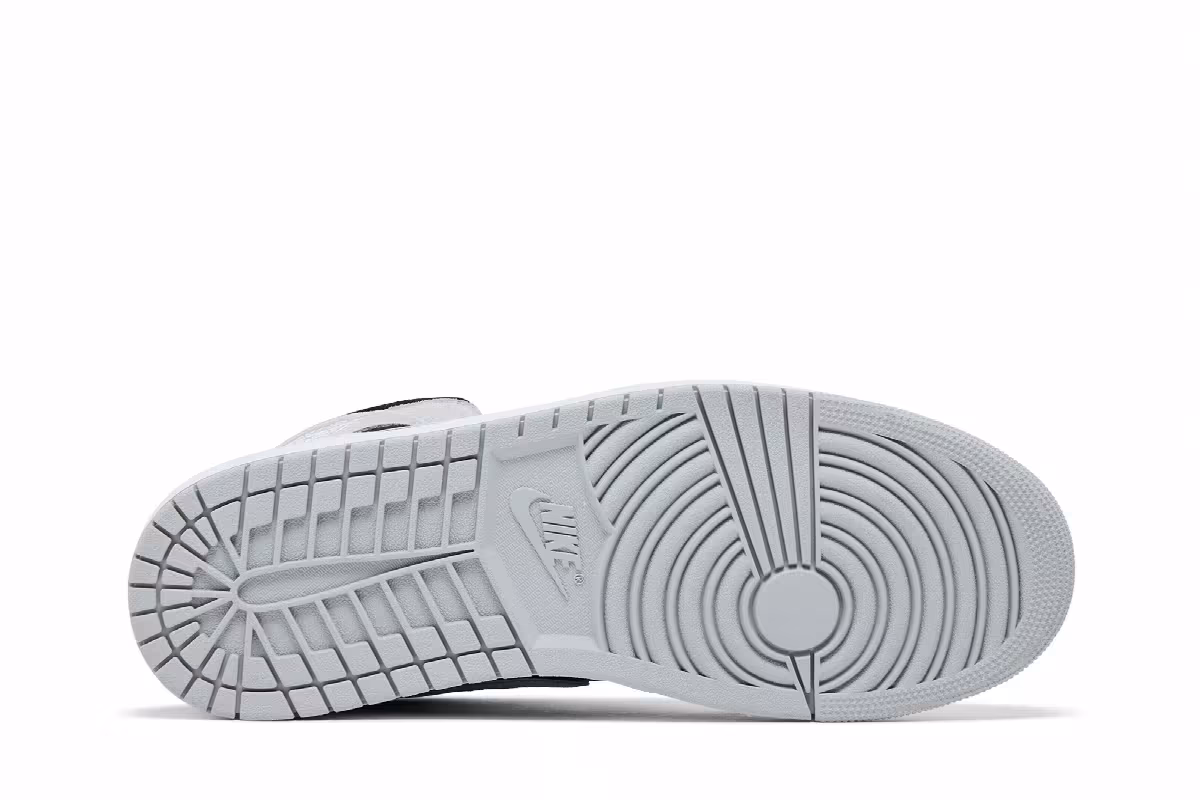 Air Jordan 1 Mid Light Smoke Grey, view 5