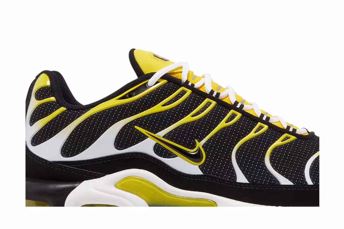 Nike Air Max Plus Black Tour Yellow, view 3