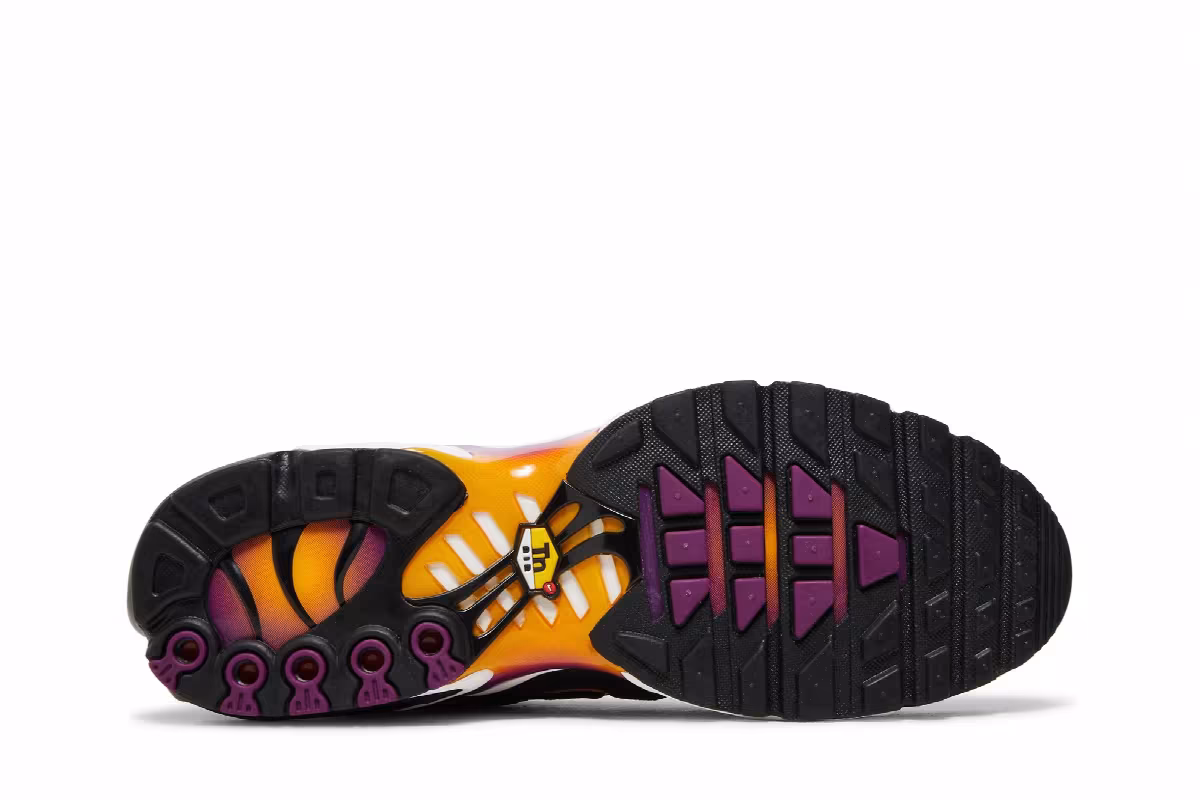 Nike Air Max Plus Black University Gold Viotech, view 5
