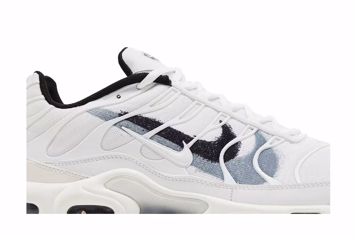 Nike Air Max Plus Spray Paint Swoosh - White Cool Grey, view 3