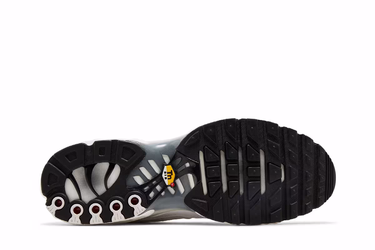 Nike Air Max Plus Spray Paint Swoosh - White Cool Grey, view 5