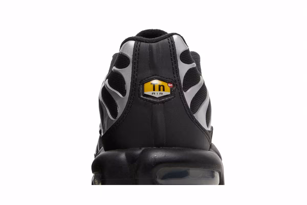Nike Air Max Plus Black Silver Green Strike, view 8