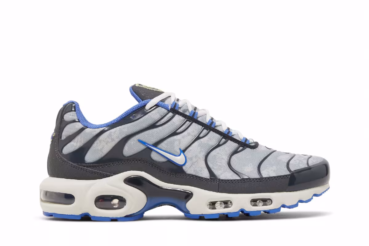 Nike Air Max Plus SE Social FC, view 2