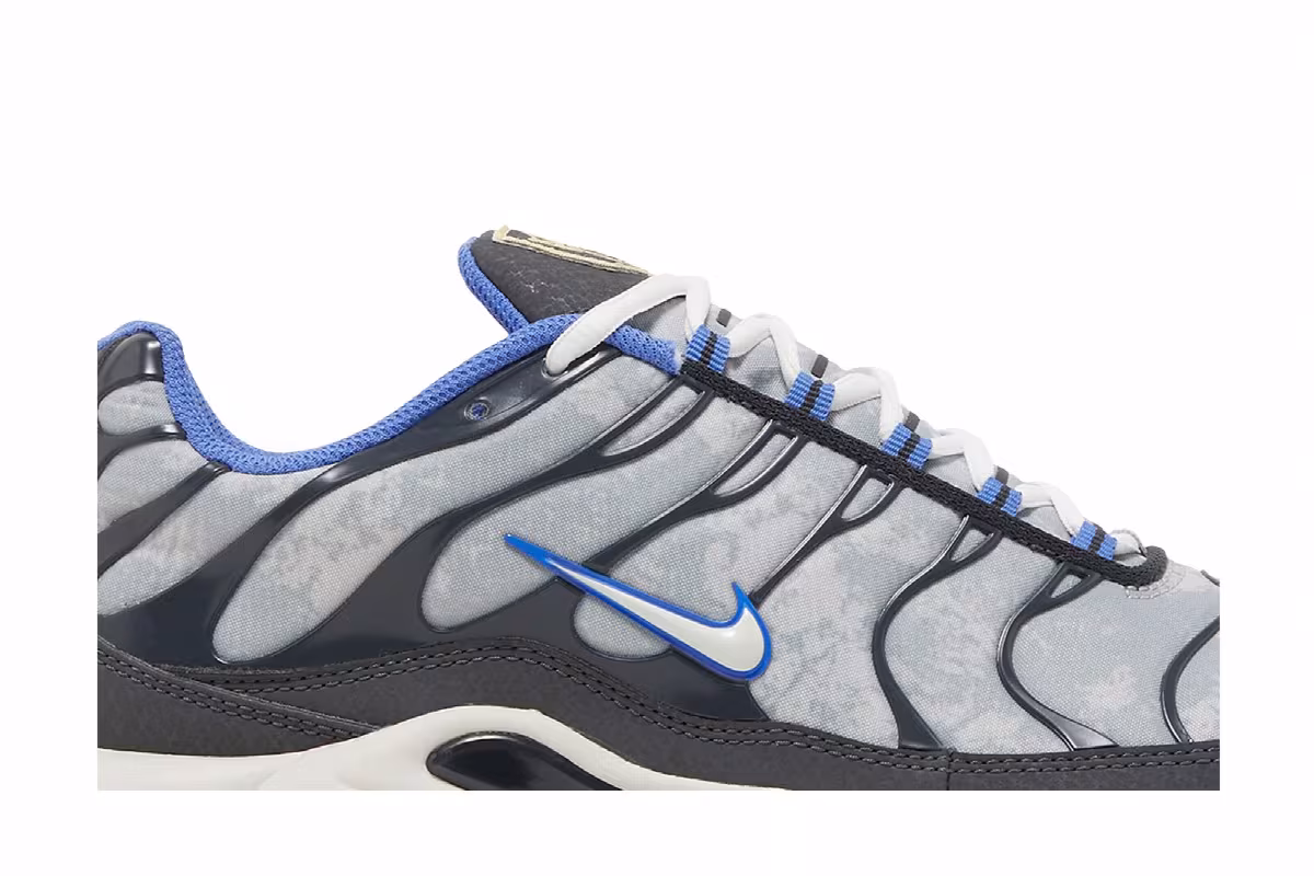 Nike Air Max Plus SE Social FC, view 3