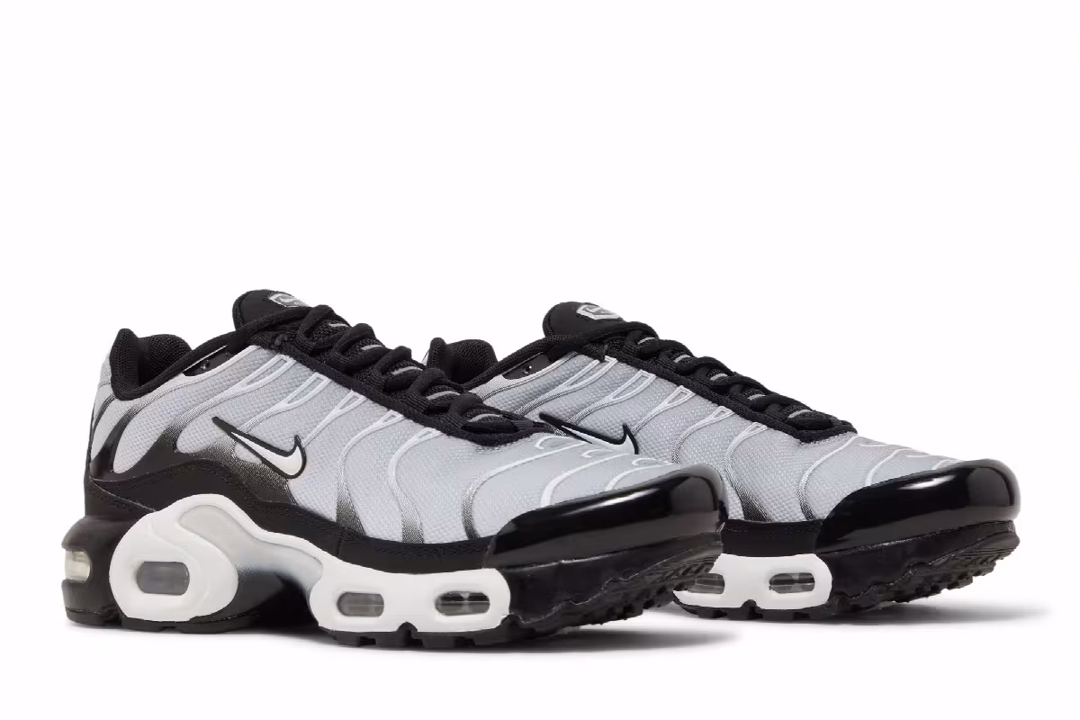 Nike Air Max Plus GS Black Metallic Silver, view 9