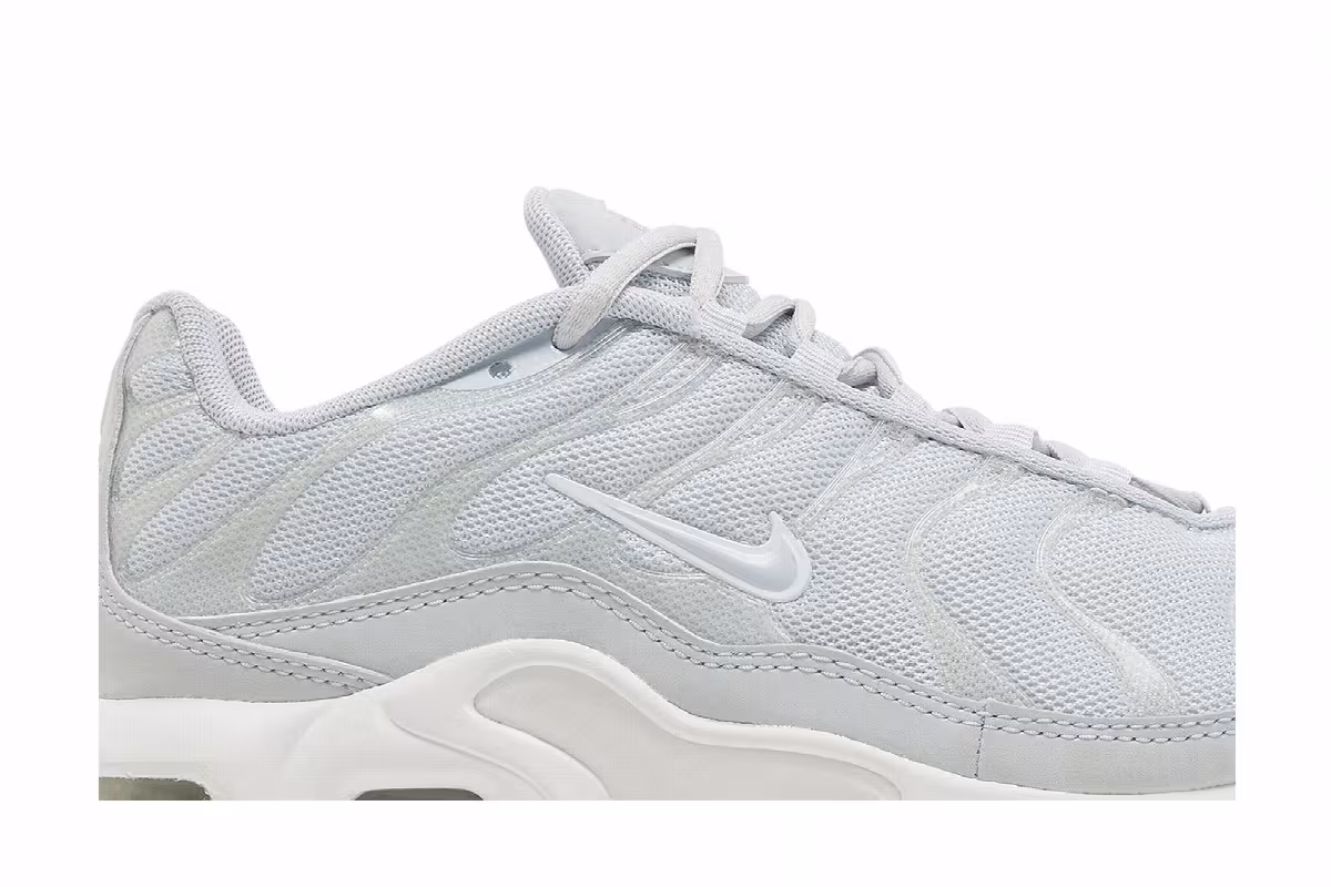 Nike Air Max Plus GS Aura White, view 3