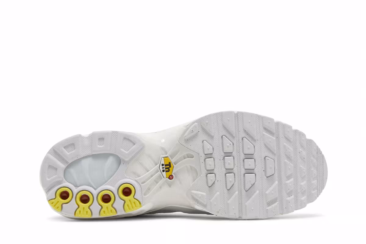 Nike Air Max Plus GS Aura White, view 5