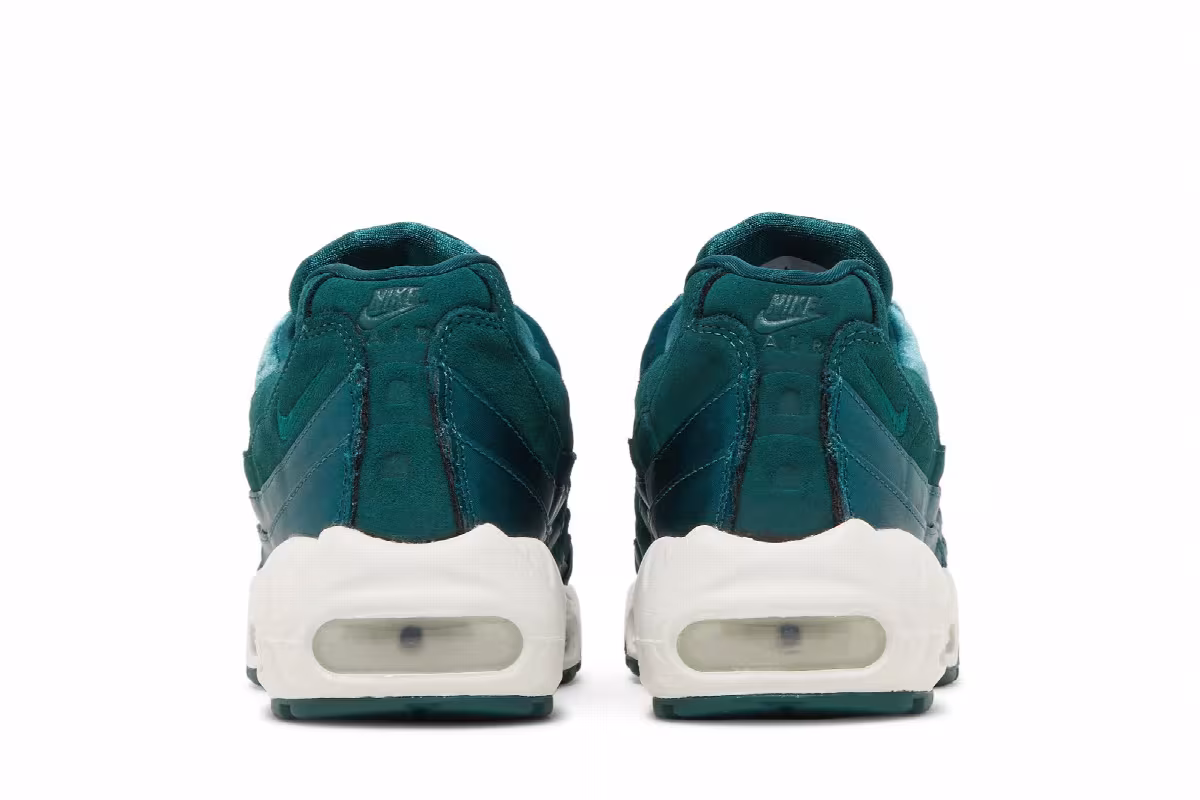 Nike Women's Air Max 95 Green Velvet, view 7