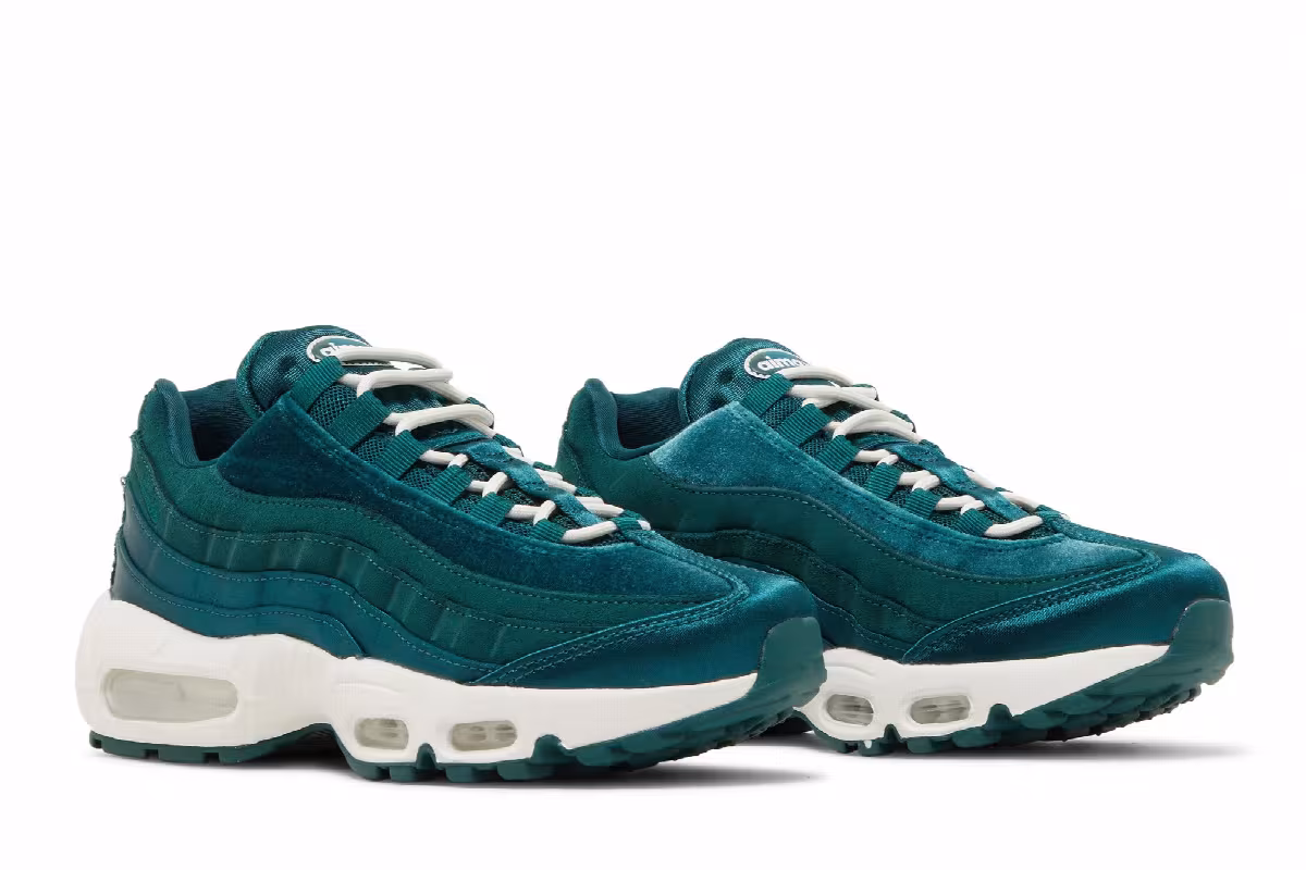 Nike Women's Air Max 95 Green Velvet, view 9