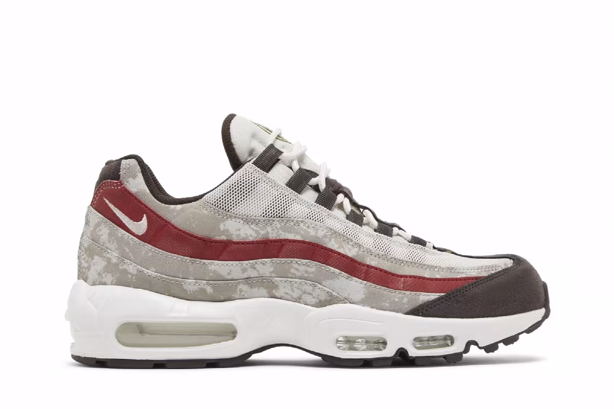 Nike Air Max 95 Social FC, view 2