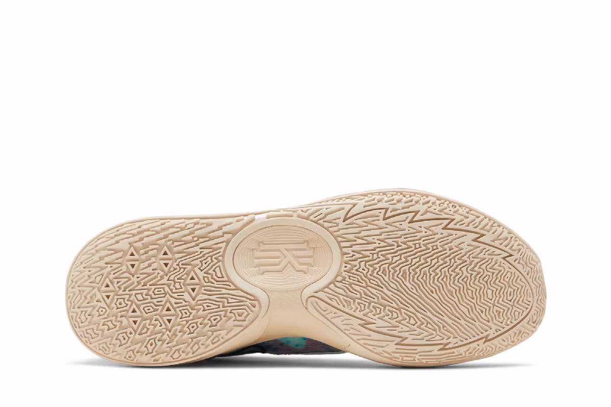 Nike Kyrie Low 5 Community, view 5