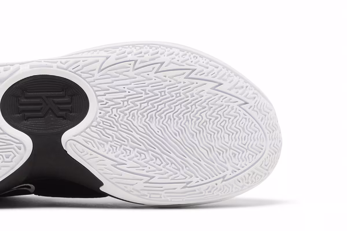 Nike Kyrie Low 5 TB Black White, view 6