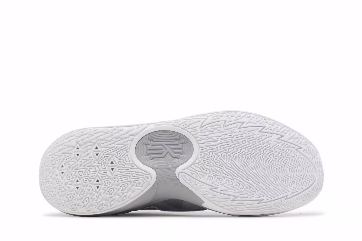 Nike Men's Kyrie Low 5 Wolf Grey, view 5