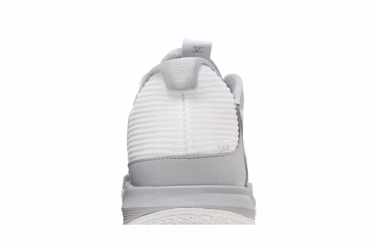 Nike Men's Kyrie Low 5 Wolf Grey, view 8