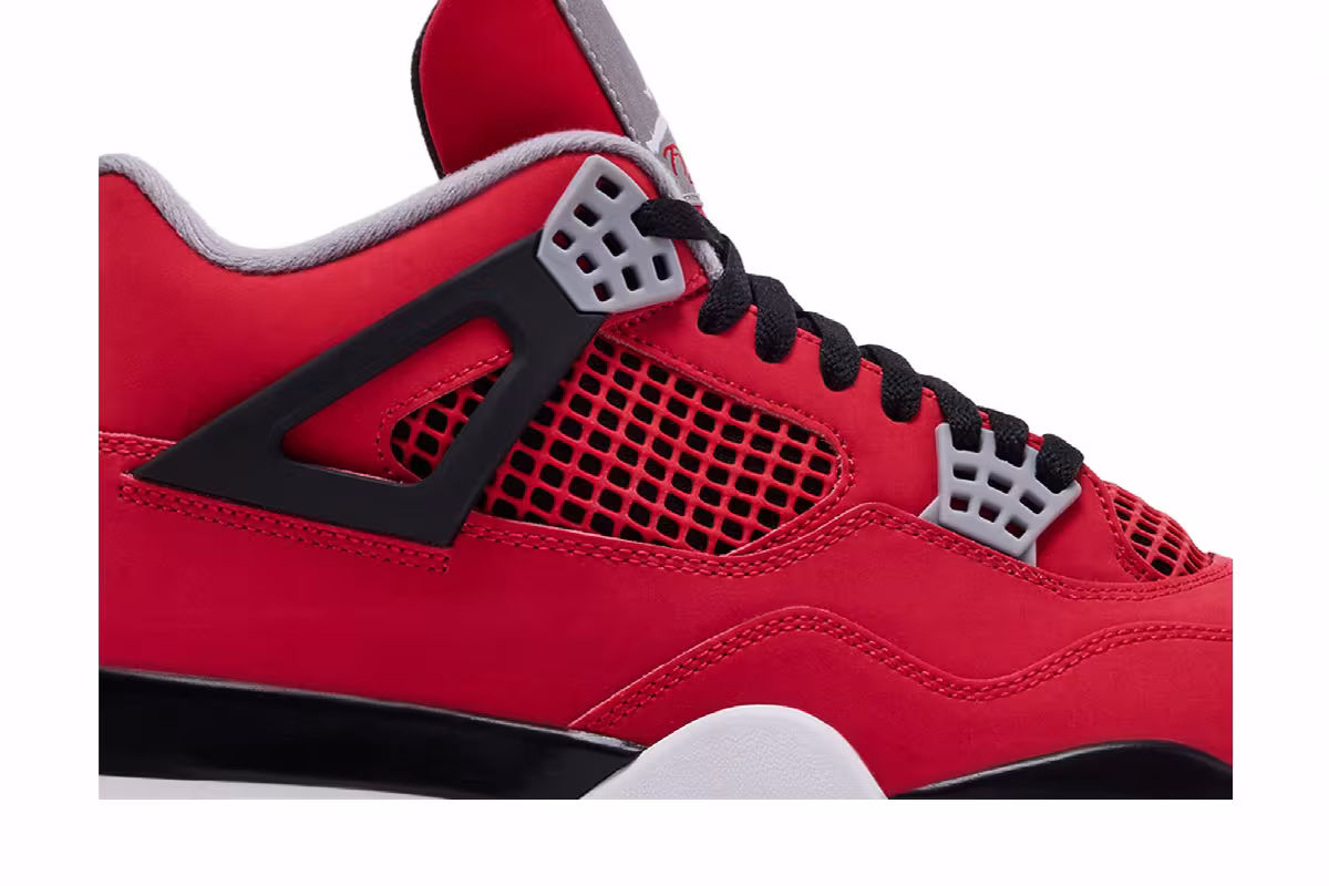 Air Jordan 4 Toro Bravo 2026, view 3