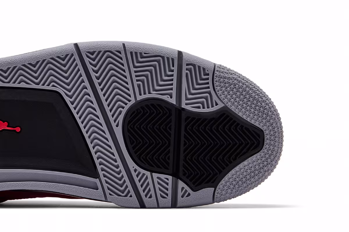Air Jordan 4 Toro Bravo 2026, view 6