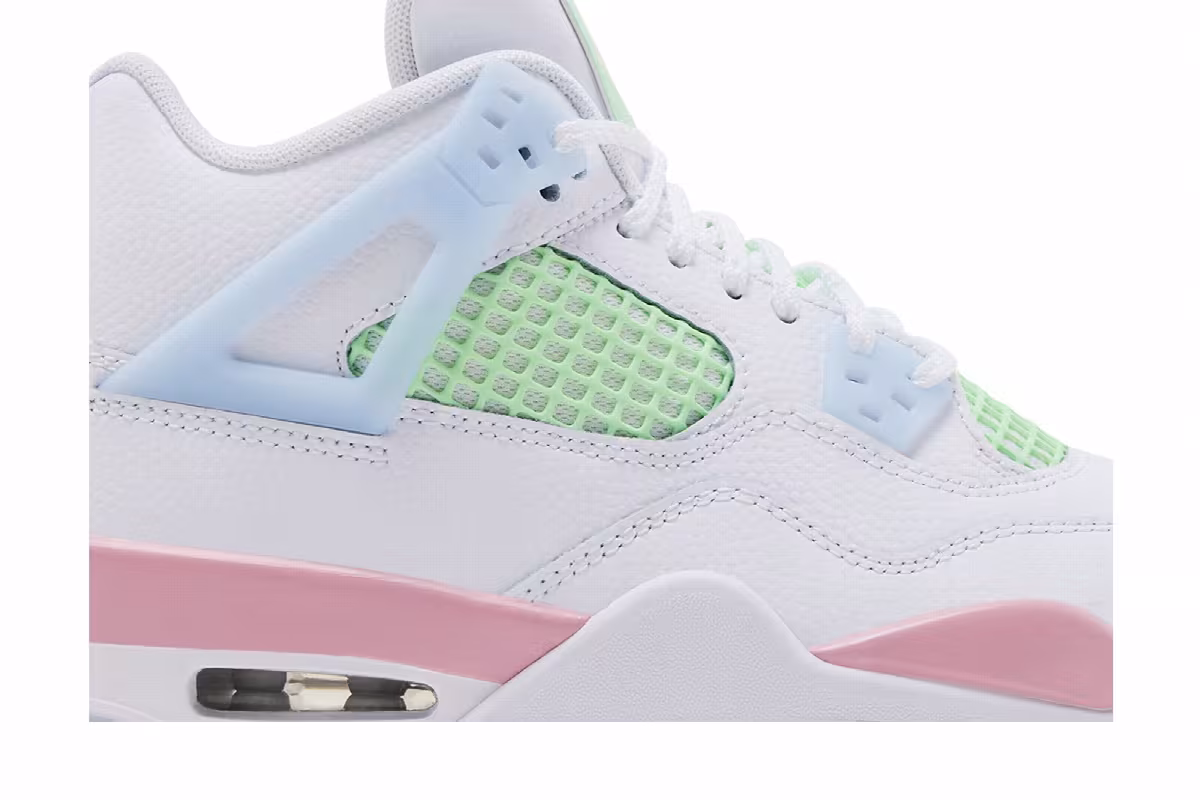 Air Jordan 4 GS Valentine's Day 2026, view 3
