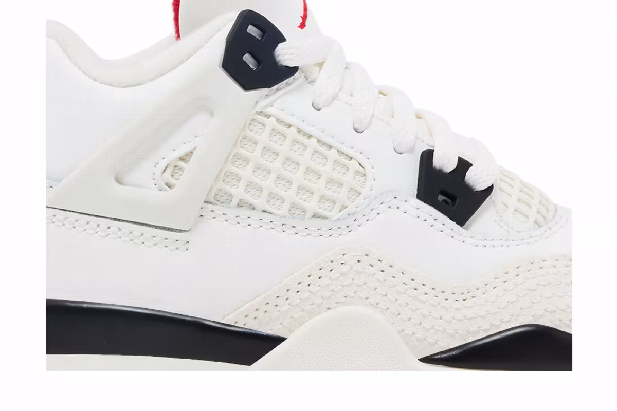 Air Jordan 4 PS Flight Club, view 3