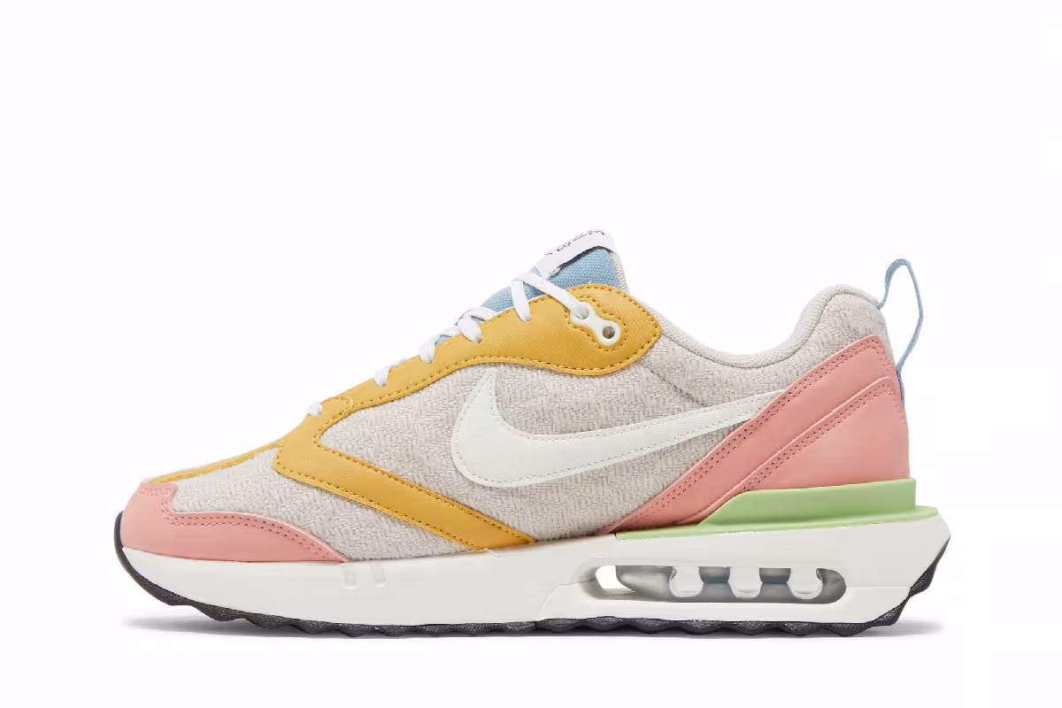 Nike Women's Air Max Dawn SE Sun Club, view 4