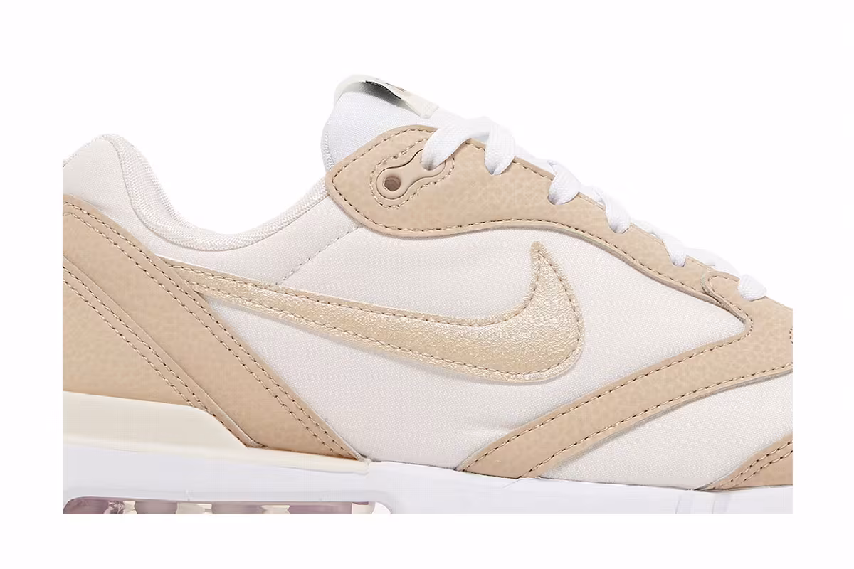 Nike Women's Air Max Dawn Light Soft Pink, view 3