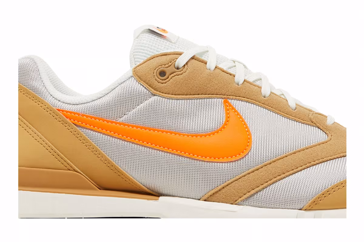 Nike Air Max Dawn Elemental Gold Total Orange, view 3