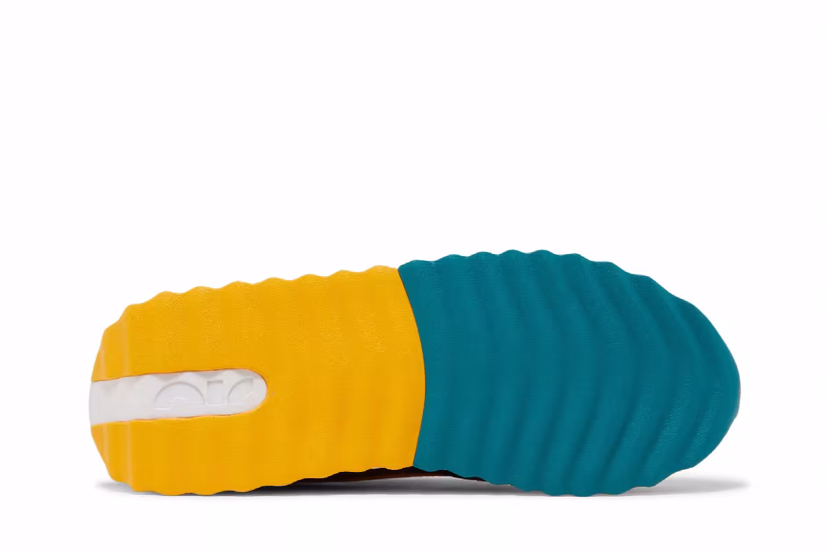 Nike Air Max Dawn Dark Smoke Grey University Gold, view 5