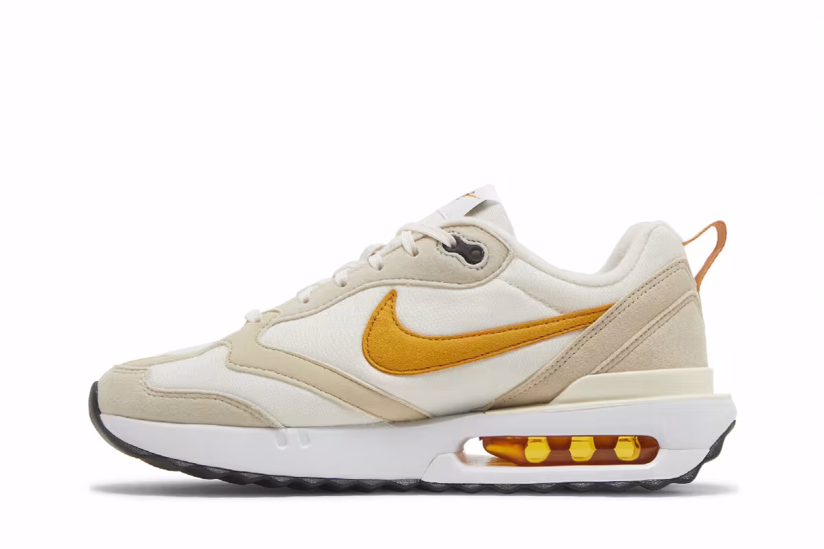 Nike Women's Air Max Dawn Phantom Light Curry, view 4