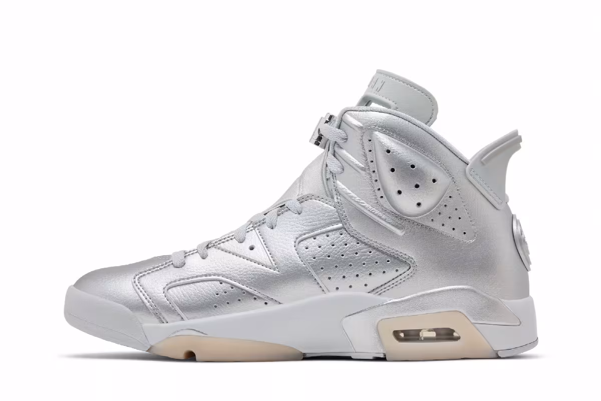 Paris Saint-Germain x Air Jordan 6 Silver, view 4