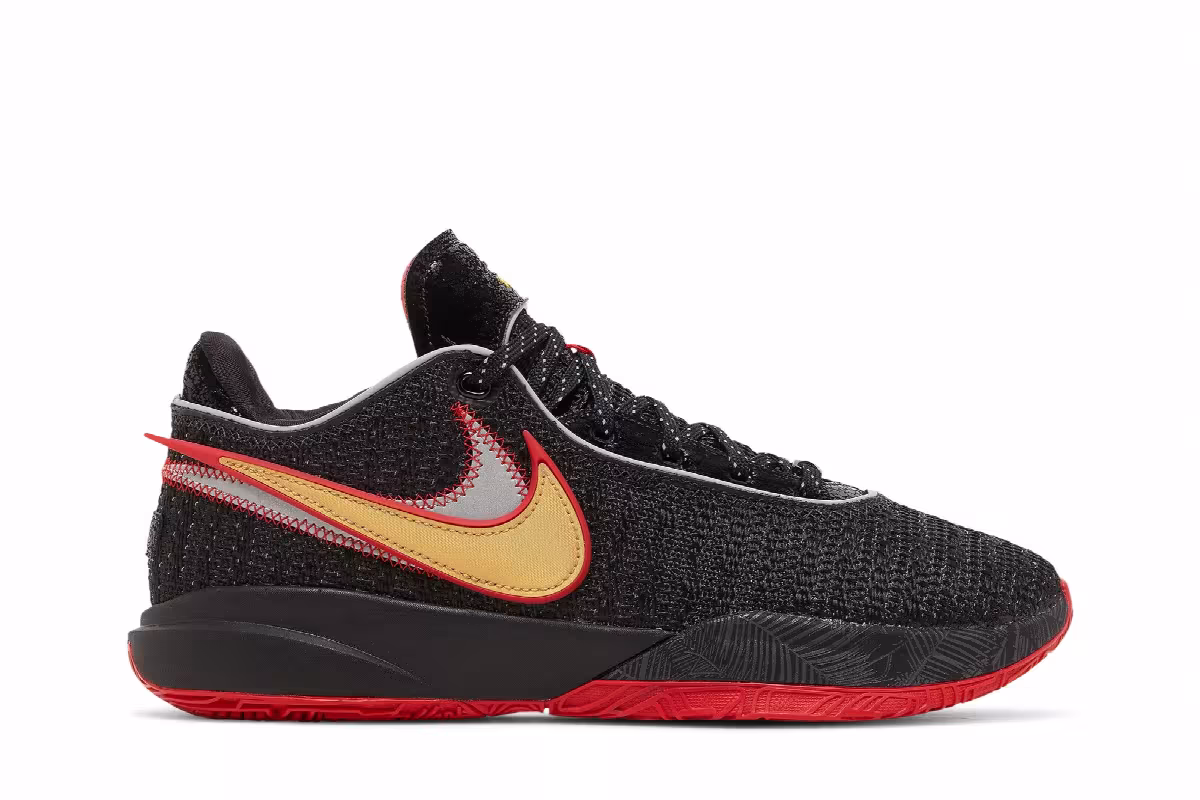 Nike LeBron 20 EP Trinity, view 2