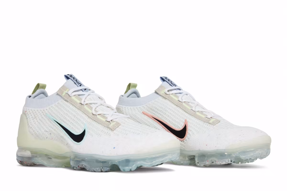 Nike Air VaporMax 2021 Flyknit Mismatched Swoosh - White, view 9