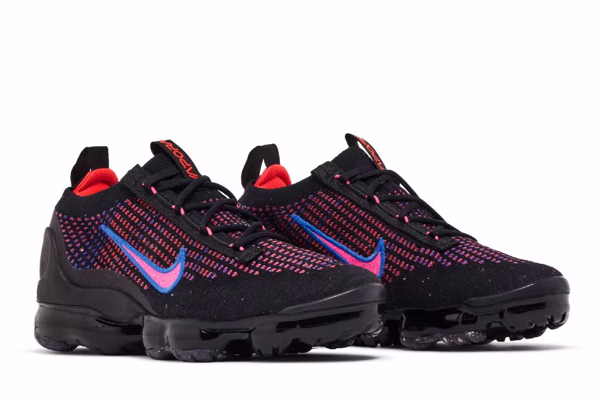 Nike Women's Air VaporMax Flyknit Black Hyper Pink, view 9