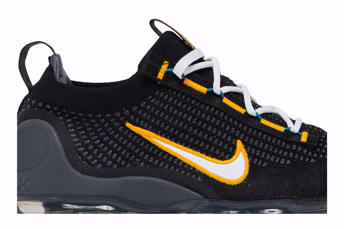 Nike Air VaporMax 2021 Flyknit Black University Gold, view 3