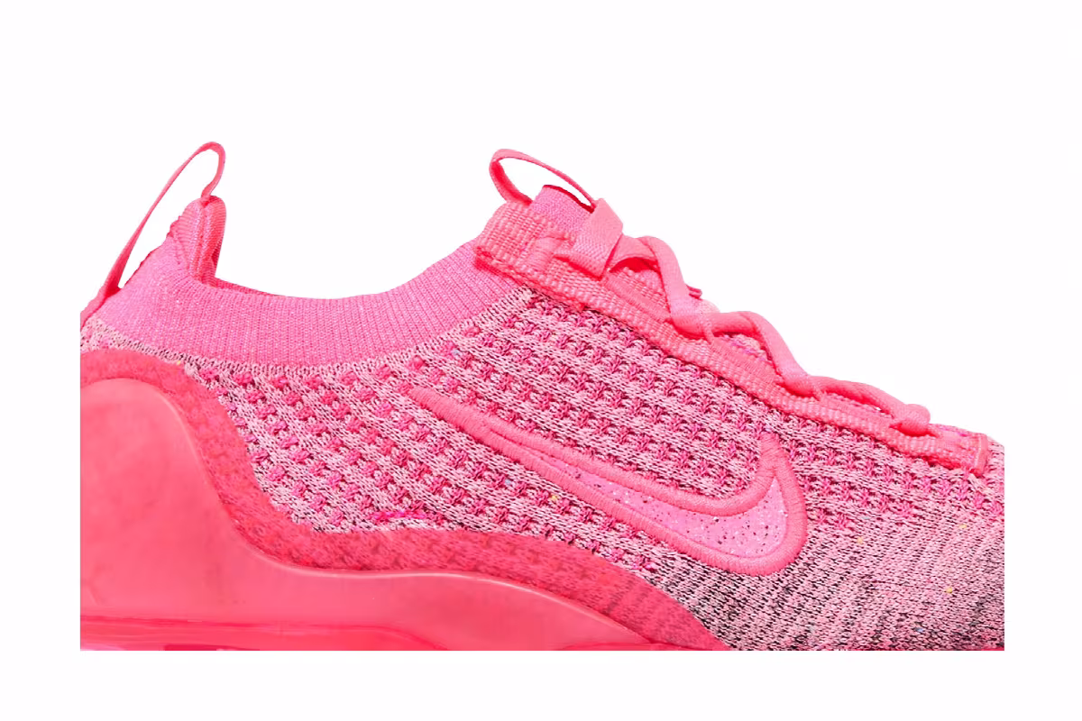 Nike Women's Air VaporMax 2021 Flyknit Hyper Pink, view 3