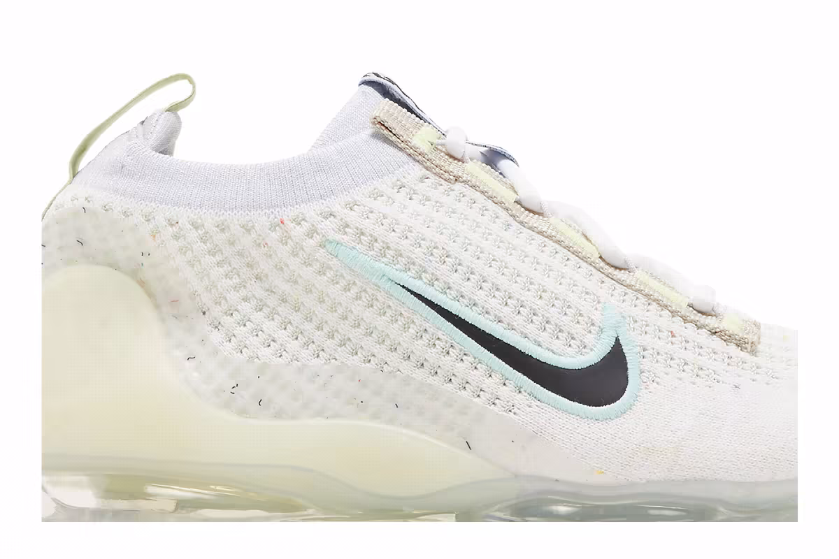 Nike Air VaporMax 2021 Flyknit GS Mismatched Swoosh - White, view 3